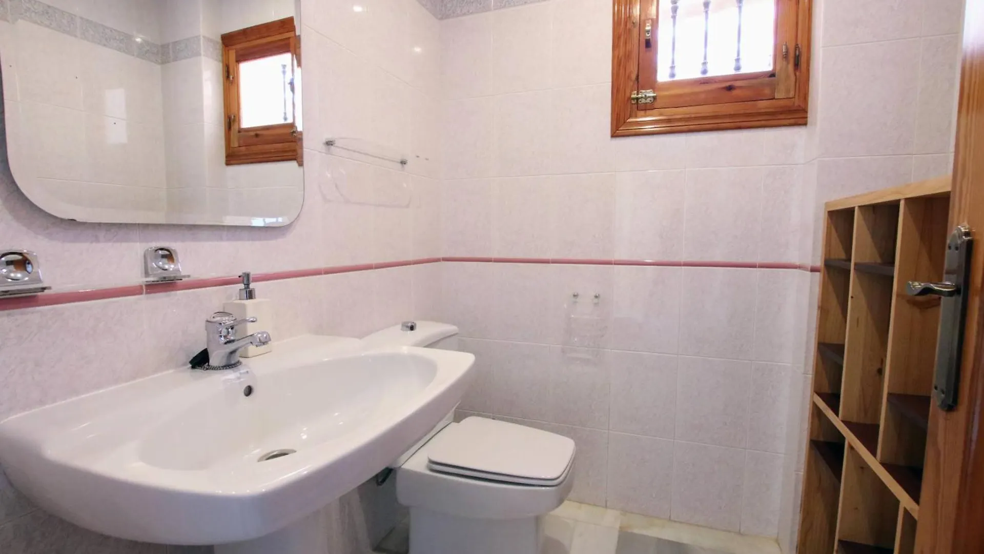 Tess Villa Madison Alhaurín de la Torre Tatil Evi